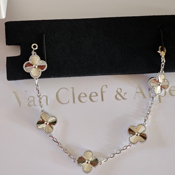 VAN CLEEF & ARPELS 18K White Gold Guilloche Vintage Alhambra Bracelet 5motif - Picture 15 of 16